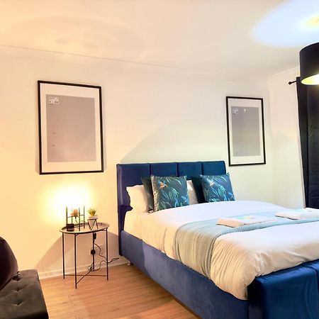 Rnm - Business Professionals Ready, Cost Effective For Large Stays! 3 Bedroom Lounge, Private Access & Entire Place, Kitchen & Washroom With Amenities, Smart Tv, Easy Access, Fast Wifi, Large Driveway, Great Transport Links, Near Worcester Hospital A Dış mekan fotoğraf