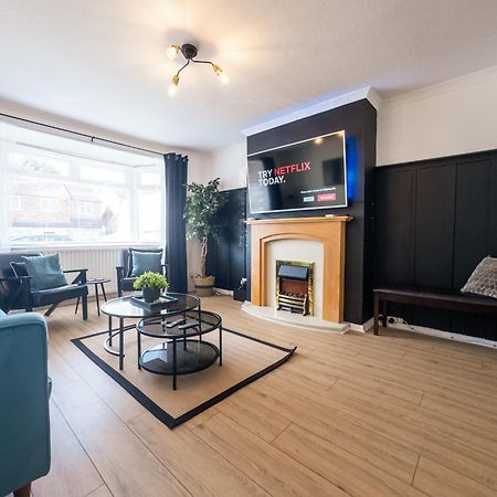 Rnm - Business Professionals Ready, Cost Effective For Large Stays! 3 Bedroom Lounge, Private Access & Entire Place, Kitchen & Washroom With Amenities, Smart Tv, Easy Access, Fast Wifi, Large Driveway, Great Transport Links, Near Worcester Hospital A Dış mekan fotoğraf