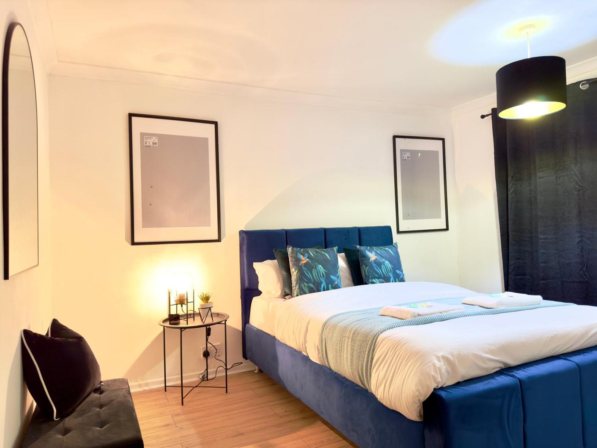 Rnm - Business Professionals Ready, Cost Effective For Large Stays! 3 Bedroom Lounge, Private Access & Entire Place, Kitchen & Washroom With Amenities, Smart Tv, Easy Access, Fast Wifi, Large Driveway, Great Transport Links, Near Worcester Hospital A Dış mekan fotoğraf