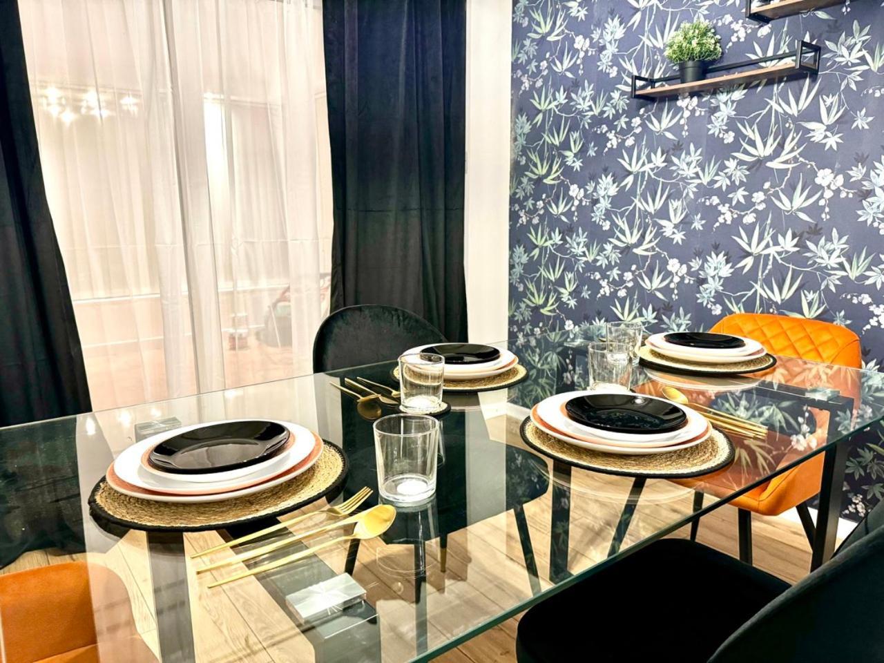 Rnm - Business Professionals Ready, Cost Effective For Large Stays! 3 Bedroom Lounge, Private Access & Entire Place, Kitchen & Washroom With Amenities, Smart Tv, Easy Access, Fast Wifi, Large Driveway, Great Transport Links, Near Worcester Hospital A Dış mekan fotoğraf
