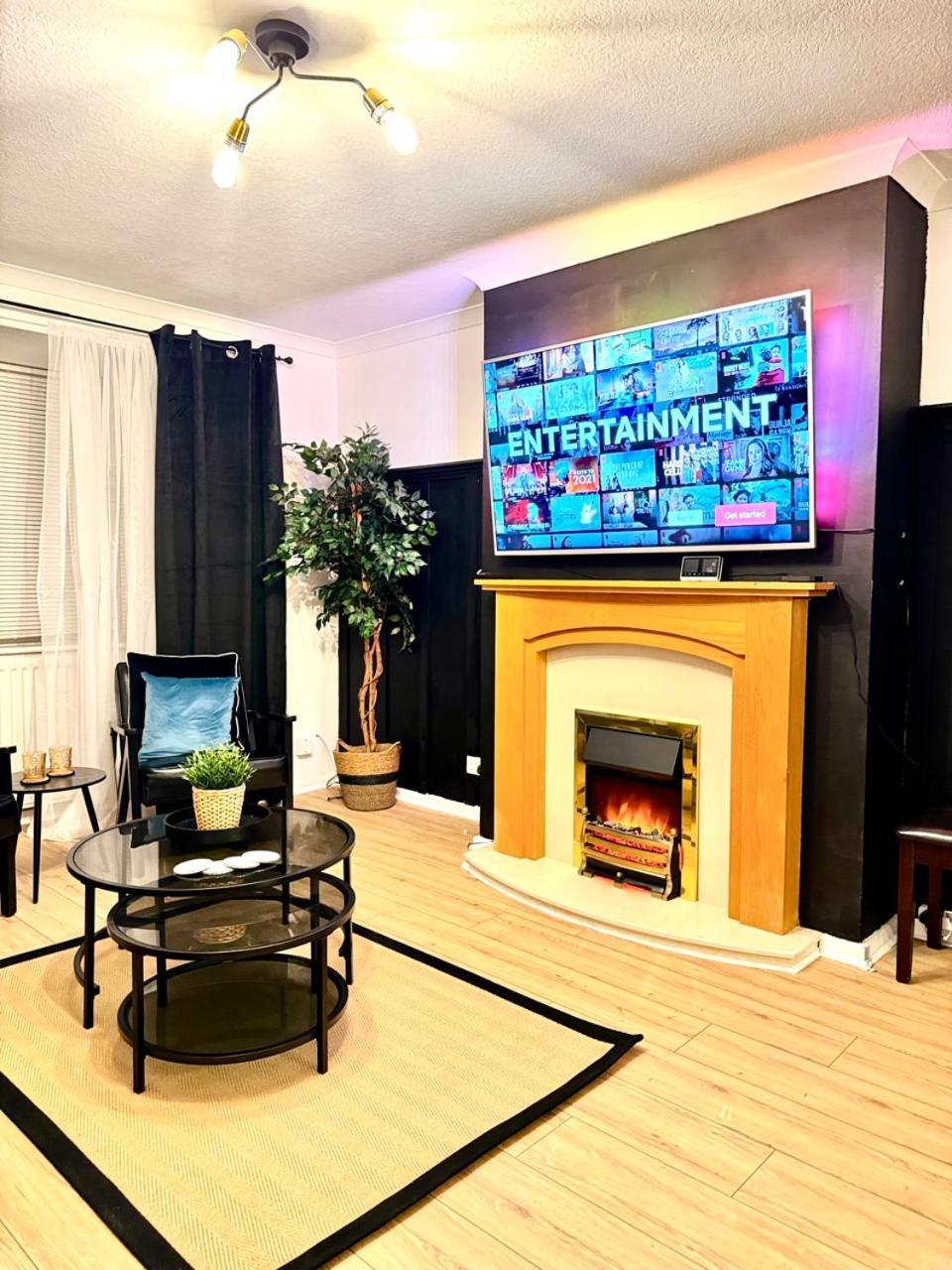 Rnm - Business Professionals Ready, Cost Effective For Large Stays! 3 Bedroom Lounge, Private Access & Entire Place, Kitchen & Washroom With Amenities, Smart Tv, Easy Access, Fast Wifi, Large Driveway, Great Transport Links, Near Worcester Hospital A Dış mekan fotoğraf